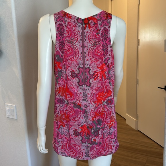 Cabi Jubilee Tunic Sleeveless Blouse Women's Size M Pink and grey print - Picture 3 of 9